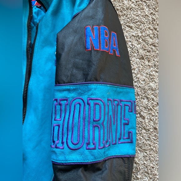 Vintage 1990’s NBA Charlotte Hornets Pro Player Leather Jacket Men’s Size SMALL - Picture 6 of 16